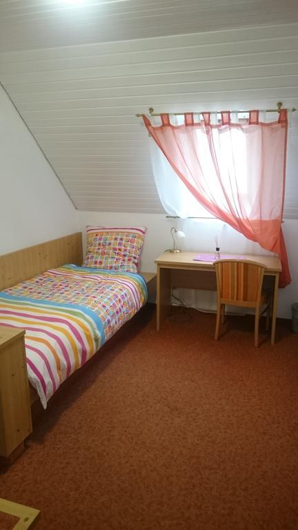 Gasthof Wilhelm Tell Fremdenzimmer Цирндорф Экстерьер фото
